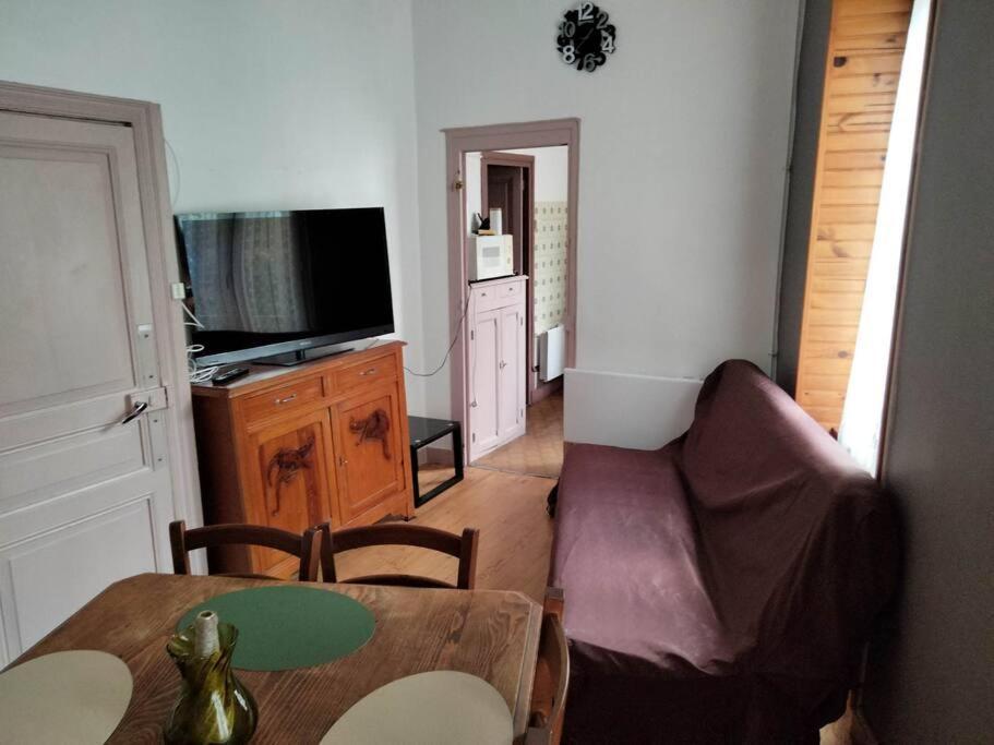 Le Nid Douillet Rustique Linge Fourni Apartment La Bourboule Bagian luar foto