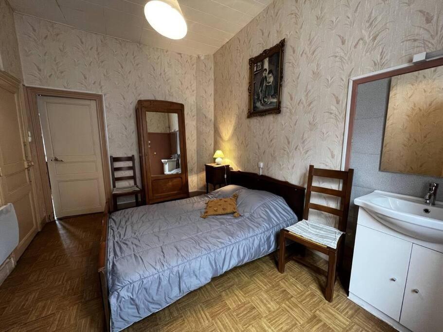 Le Nid Douillet Rustique Linge Fourni Apartment La Bourboule Bagian luar foto