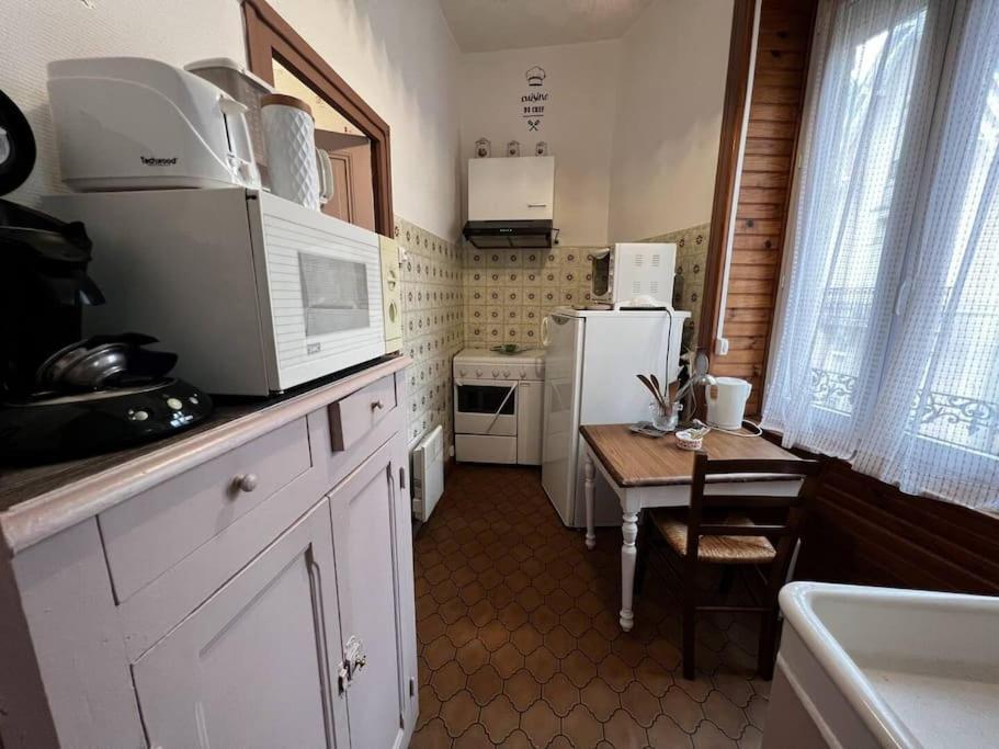Le Nid Douillet Rustique Linge Fourni Apartment La Bourboule Bagian luar foto
