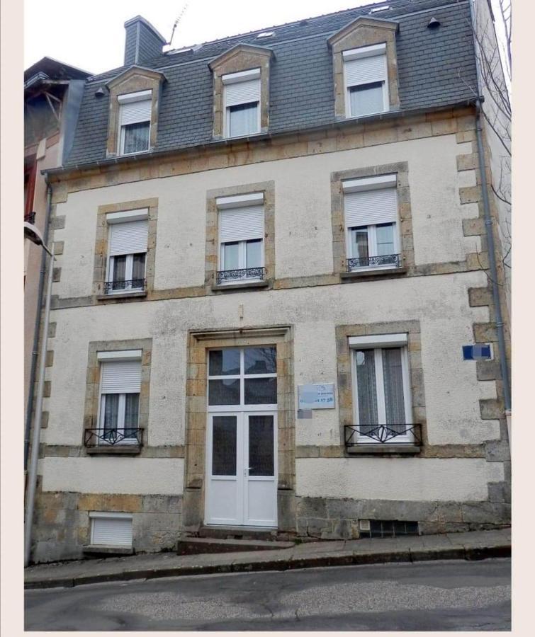 Le Nid Douillet Rustique Linge Fourni Apartment La Bourboule Bagian luar foto